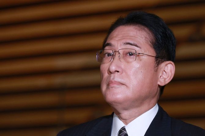 記者団の取材に応じる岸田文雄首相＝2022年9月29日、首相官邸