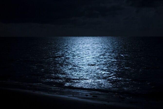 夜の海