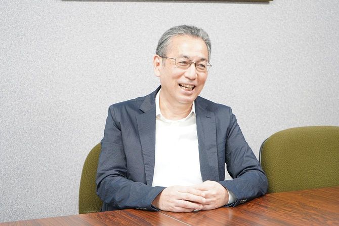 リウボウインダストリーの糸数剛一社長。デパートのほかに、ストア13店舗、沖縄ファミリーマート約330店を束ねるリウボウホールディングス会長を務める