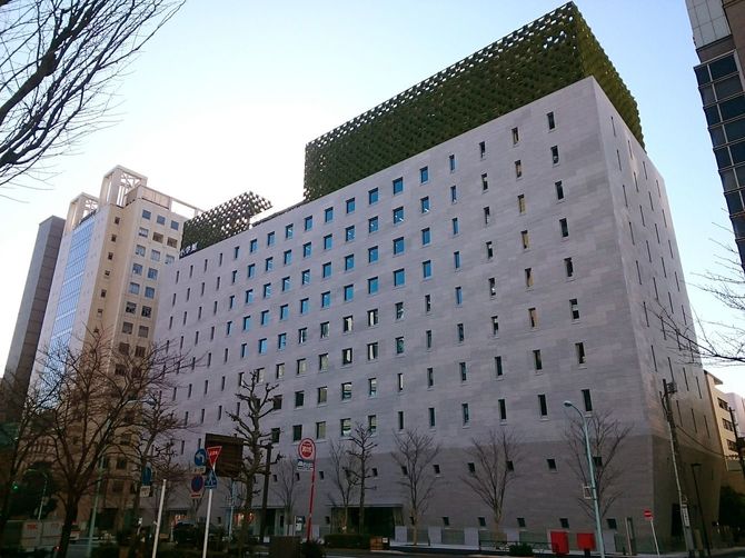 小学館本社（4代目小学館ビル、2016年12月撮影）