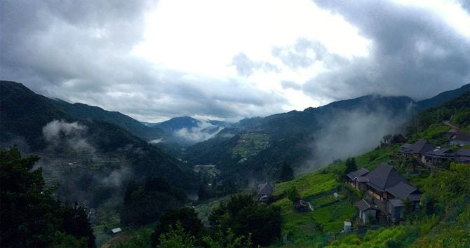 カー氏が「完璧なNo密」と呼ぶ徳島県祖谷地方には、9軒の古民家宿が点在する