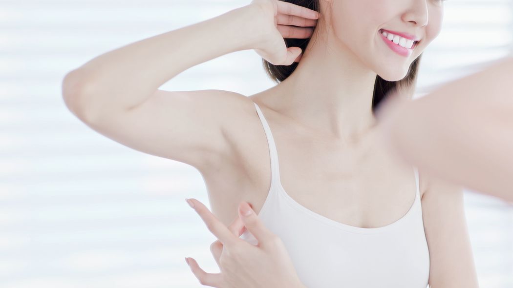 ｢女性にツルツル素肌を求める日本人の常識はおかしい｣ドイツ出身作家の"強烈な違和感" 危機感を煽る｢脱毛広告｣の異常さ