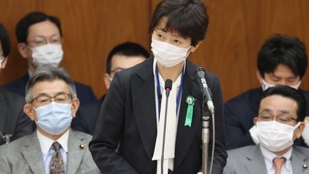 このままでは私も古くなる 飲み会を断らずにエラくなった女たちに走った激震 否定される名誉男性の悲しき処世術 President Online プレジデントオンライン このままでは私も古くなる 飲み会を断らずにエラくなった女たちに走った激震 否定される名誉男性の悲しき処世術 President Online プレジデントオンライン