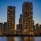 夜9時 港区タワマン下のドラッグストアで子供がたむろ…わが子を"放牧"する親たちが興じる週末のお楽しみ