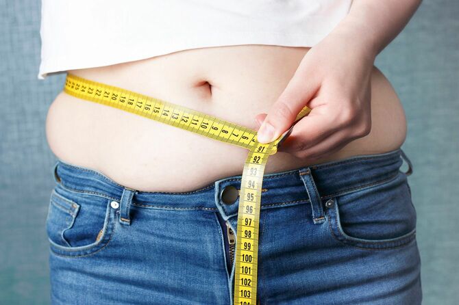 太った腹囲の測定