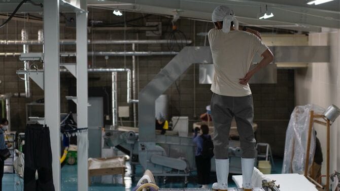 酒蔵の経営者である「蔵元」と、製造責任者である「杜氏」を兼ねる「蔵元杜氏」スタイルをとる