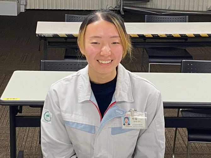 トヨタ工業学園を2021年に卒業し、高岡工場に勤務する今福小力さん