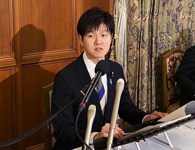 国会/今年の漢字に「苗」を選んだ鈴木農水相