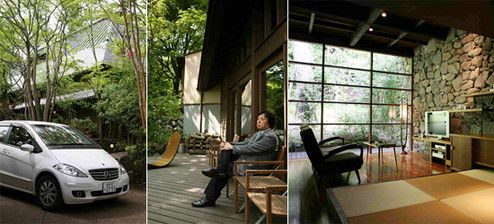 <strong>湯布院</strong>：湯布院で今、最も注目の旅館「山荘 無量塔」にて。レンタカーはベンツA170（左）。部屋は全室離れ形式（右）で、藤林晃司社長の卓抜したセンスを味わえる。山荘のコテージで佇む筆者（中）。