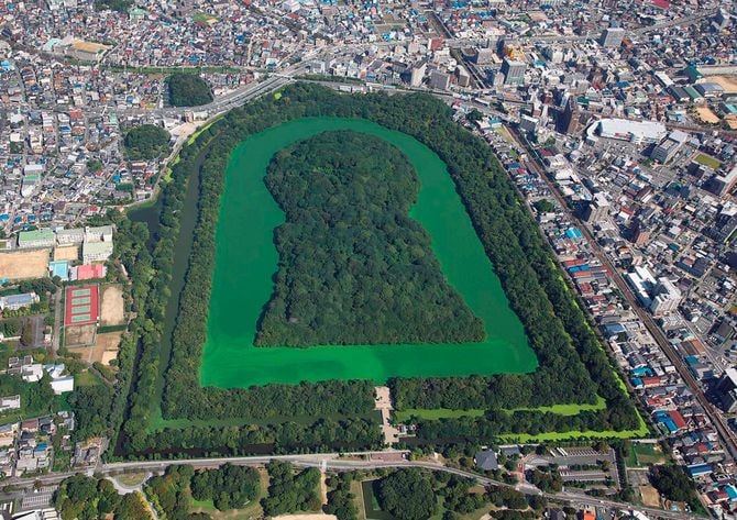 世界遺産にも登録された日本最大の前方後円墳、仁徳天皇陵古墳（大山古墳、大阪府堺市）