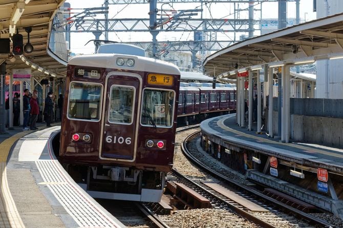 石橋駅で阪急電車