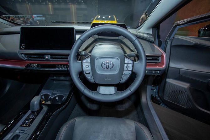 スタイリッシュな車内