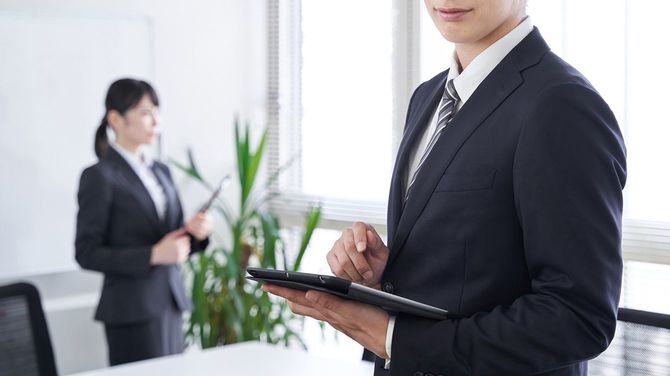 オフィスのビジネスマン