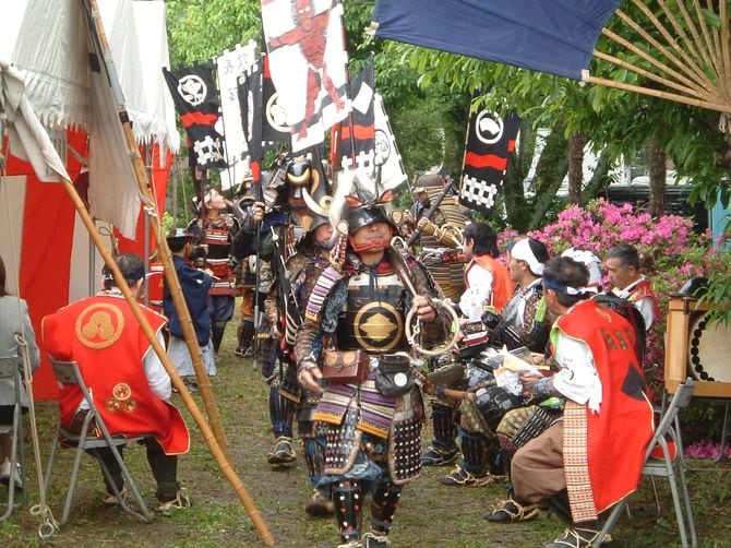 愛知県新城市の旗祭り