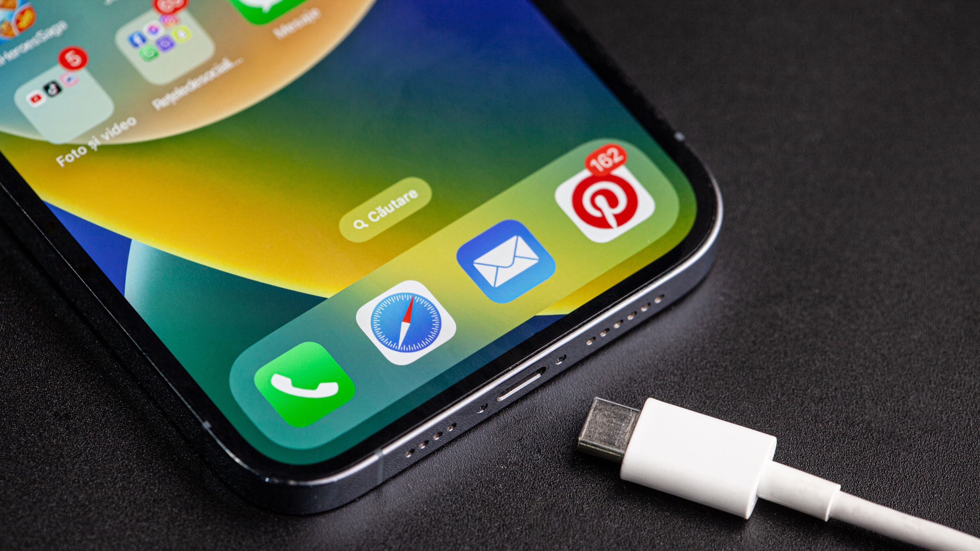 iPhone 15で独自端子がついに廃止…IT記者が「USB-CがiPhone 14 iPhone 15で独自端子がついに廃止…IT記者が「USB-CがiPhone 14
