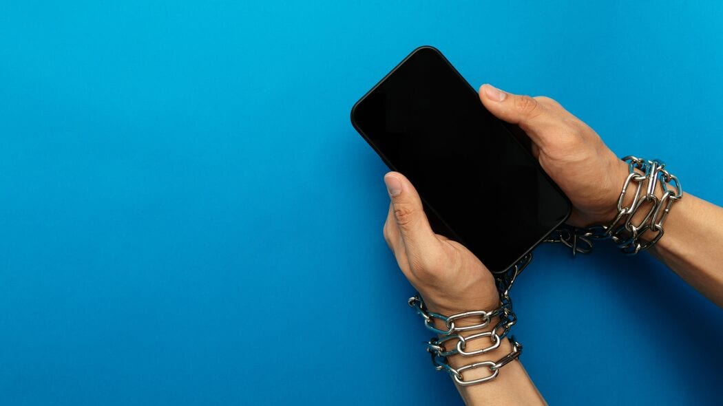 スマホがやめられない人は｢脳腐れ｣のリスク大…脳神経外科｢スマホ依存度を見抜く10のチェックリスト｣