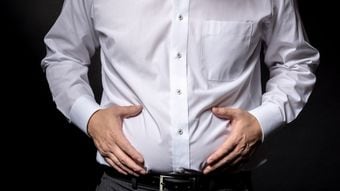 睡眠1時間減で体重1kg(BMI0.35)増加…寝不足で睡眠負債がたまった人がポッチャリ太る100%科学的な証拠