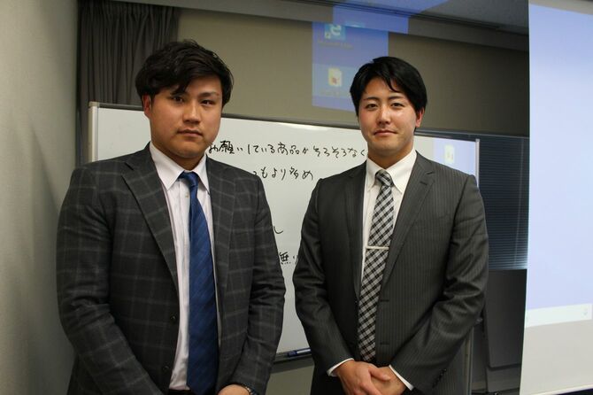 2020年2020年3月日本営業大学を受講した元日本ハムの森本（左）と森山