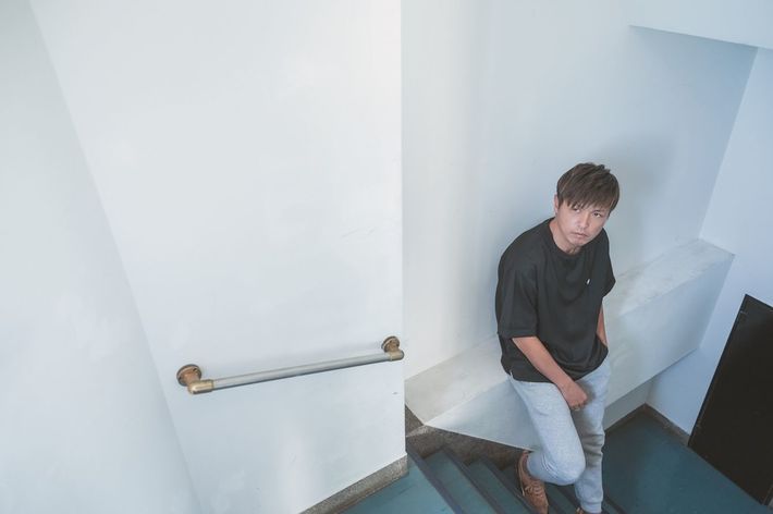 そのまなざしの先に見えるものとはいったい――。