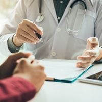 会話をしながら｢むき出しの脳｣よりがんを切除…41歳の新聞記者が命を