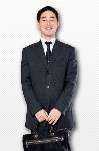 <strong>富士ゼロックス 営業本部中央第一支社●藤本光泰</strong><br>1969年、埼玉県生まれ。入社後、新規顧客開拓の営業に配属。2003年ドキュメントソリューション営業部へ。平日も集中できる場として図書館や喫茶店を活用。