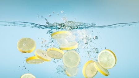 これでデブ味覚を矯正する 歯科医が勧める レモン水うがいダイエット のすごい効果 私は3カ月で11 3kgも減った President Online プレジデントオンライン