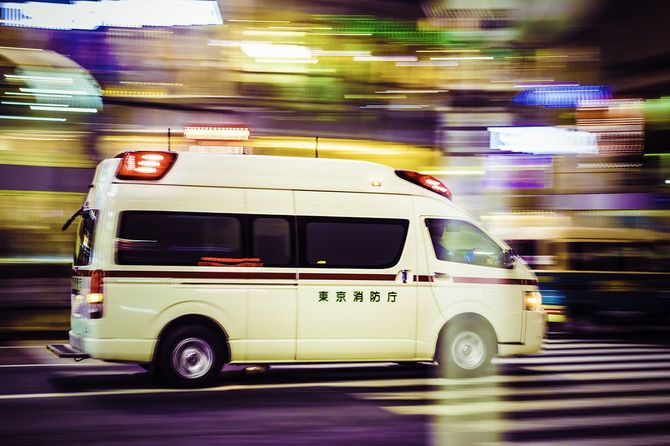 走る救急車