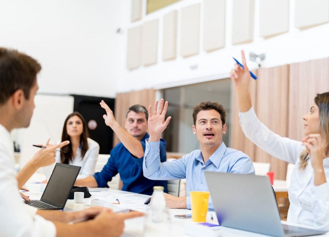 「自分で考えろ」だけでは部下は伸びない 「教えること」から逃げてはダメ