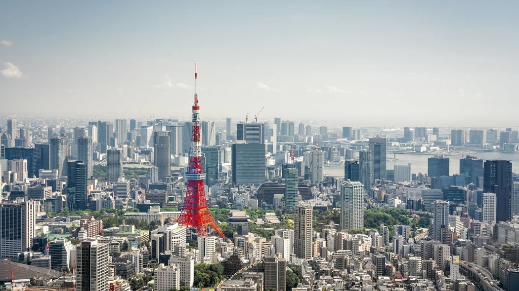東京随一の"セレブ通り"を走る富裕層が｢テスラやレクサス｣を選ばないワケ 365日通う金融アナリストが分析