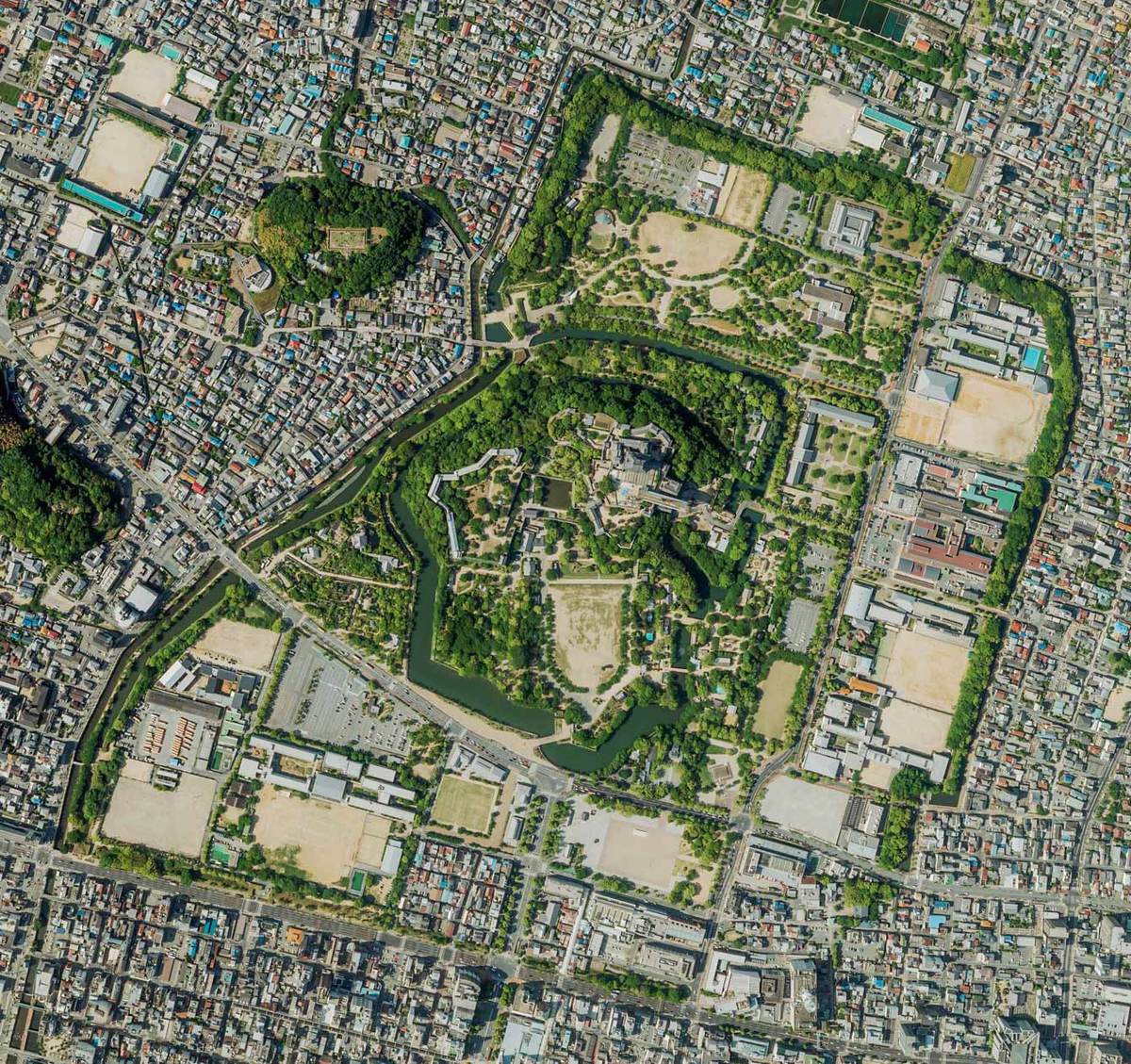兵庫県姫路市にある姫路城周辺の航空写真