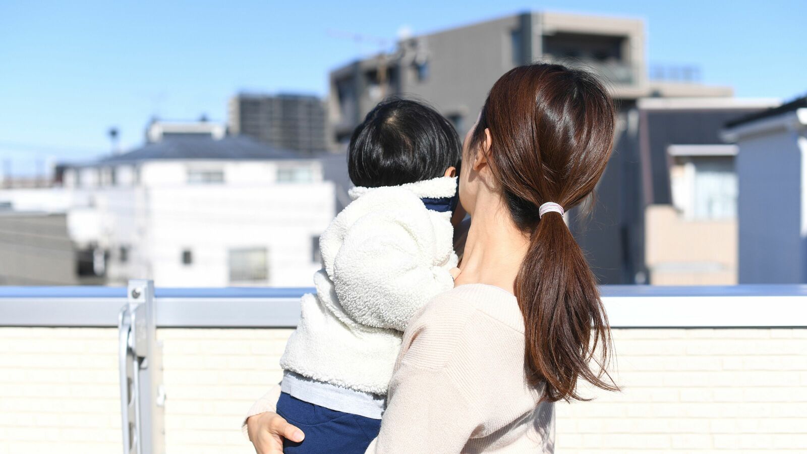 母親はベランダからわが子を突き落とした…｢子どもをうまく愛せない親｣が子育てに絶望する知られざる理由 ｢虐待する親=子供を憎んでいる｣という発想は間違っている