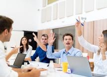 「自分で考えろ」だけでは部下は伸びない