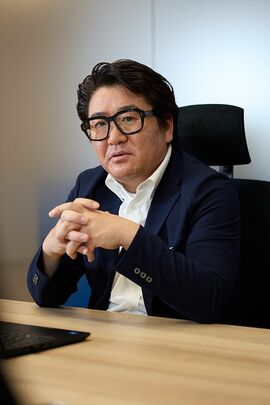 李 昌珍（り・ちゃんじん） 代表取締役社長 CEO