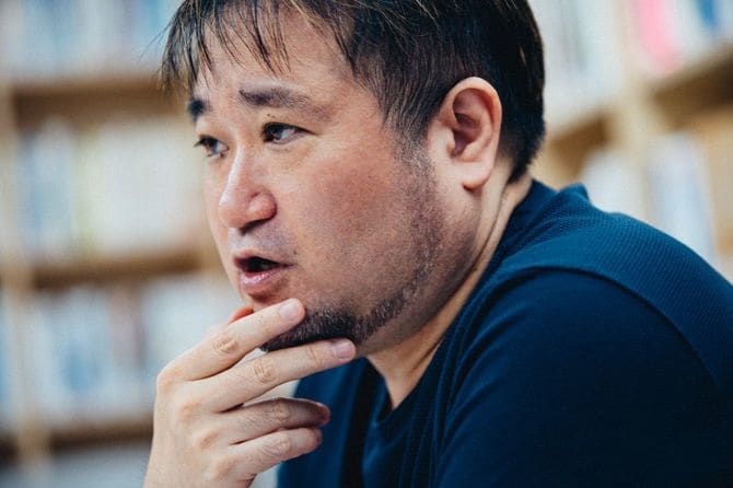 哲学者の東浩紀さん