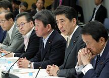 地銀マンの給与はバス運転手と同じになる