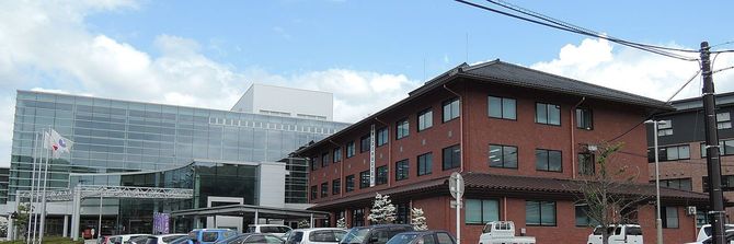 安芸高田市役所。石丸市長が議会で「恥を知れ!」と発言したことで全国的な話題になった