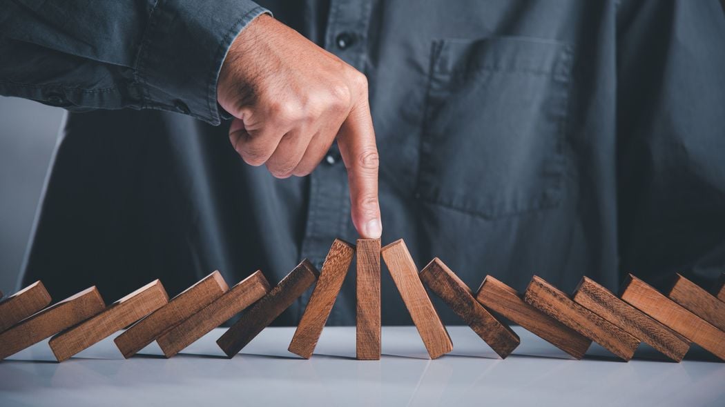 これをする人は絶対お金が貯まらない…｢株価暴落→つみたてNISAが含み損｣の時にやってはいけないNG行動 暴落は市場に参加するための入場料