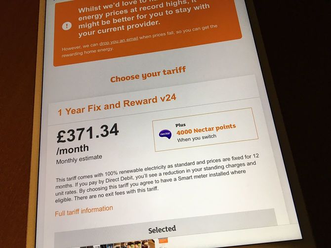 新電力のセインズベリー・エナジーの料金シミュレーション。ロンドン市内の筆者の住所や間取りを入力したところ、3月の精算額（見込み）は371ポンドに跳ねあがっている