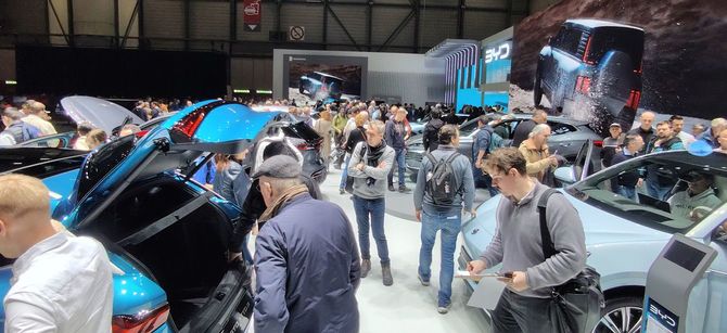 2024年ジュネーブモーターショーのBYDブース