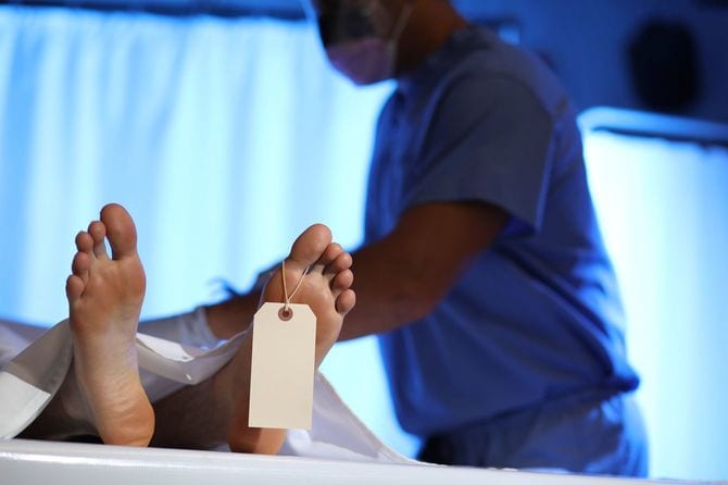 人体解剖学実習の教材として自分の遺体を無条件、無報酬で提供