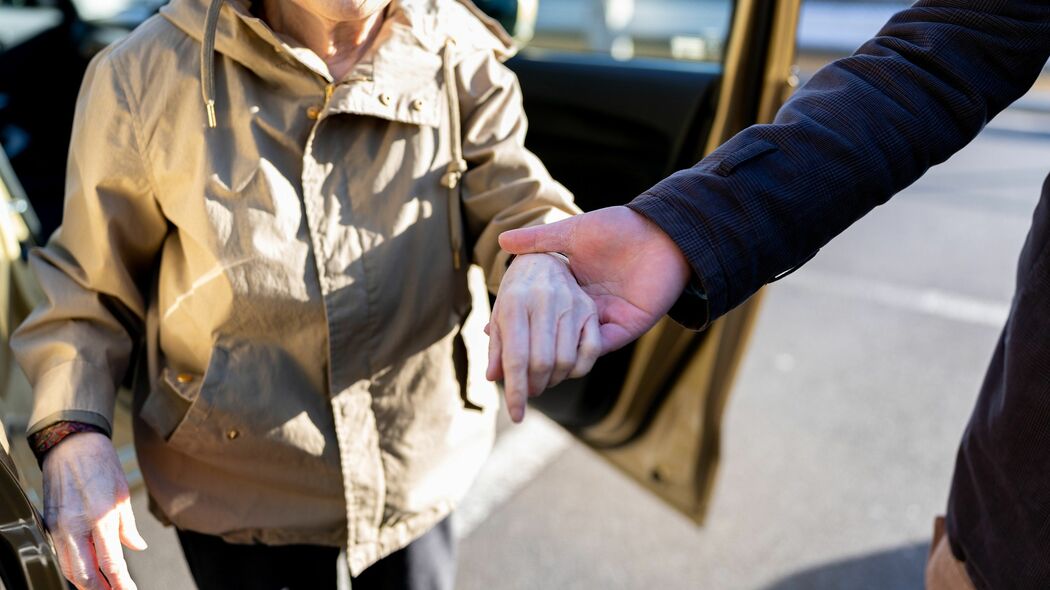 ドイツは月15万円給付されるが日本はゼロ…社会学者が指摘｢弱者ケアを"無償奉仕"させる国の未熟｣ 愛情を"人質"にして介護を家庭に押し付ける社会の罪