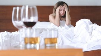 ｢水を飲む｣でも｢サウナ｣でも｢たくさん寝る｣でもない…ひどい二日酔いを治すたったひとつの方法