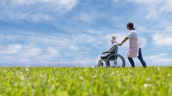 ｢介護費用､どうするつもり?｣とは言い出せない…FPが伝授｢親にお金の話を自然に切り出す｣絶好のタイミング