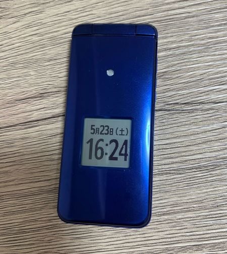 筆者が購入したガラホ