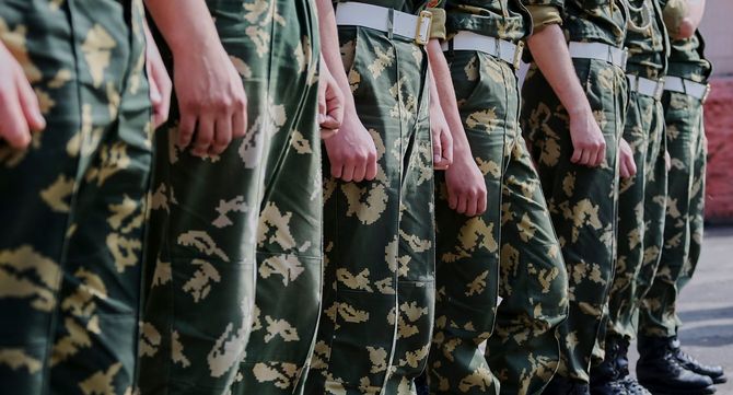 ロシアの国境警備隊が整列