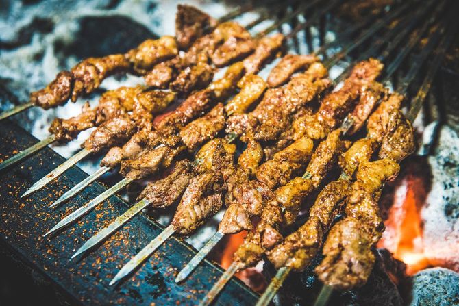 新疆のバーベキュー・ケバブラム肉串