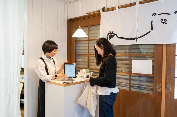 左利きの人に優しい世界を届けるために、加藤夫妻は挑戦を続ける