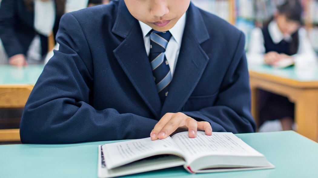 ｢最近読んだ本は？｣に『呪術廻戦』のノベライズを挙げる大学生…作家が｢中高生になったらこれ｣と勧める書名