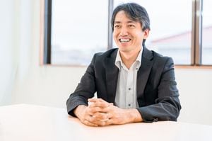 土屋　高浜敏之社長