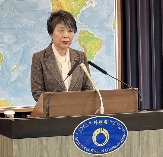 記者会見する上川陽子外相＝2024年2月6日午後、外務省